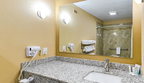 Room, 2 Queen Beds, Accessible, Non Smoking