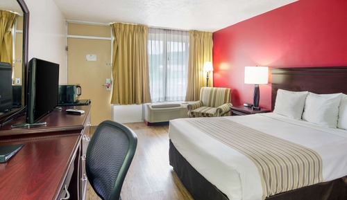 Standard Room, 1 Queen Bed, Non Smoking