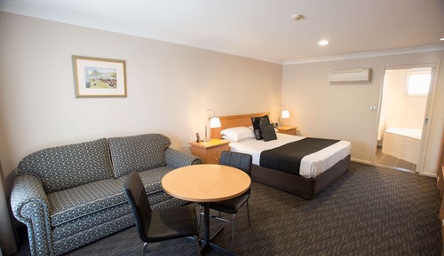 Superior Room, 1 King Bed, Non Smoking, Microwave
