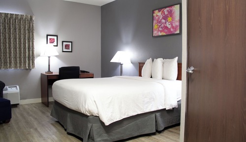 Room, 1 Queen Bed, Accessible (Accessible Room*Queen Bed*42 in TV)