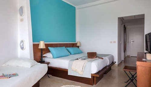 Standard Triple Room, Garden View
