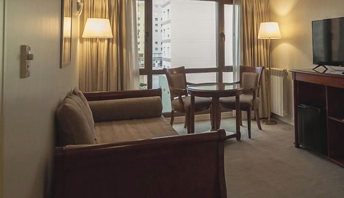 Junior Suite, 1 Queen Bed (Plaza Q)