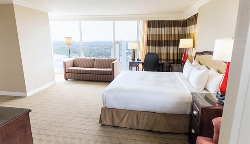 Room, 1 King Bed, Jetted Tub (Canadian Falls View)