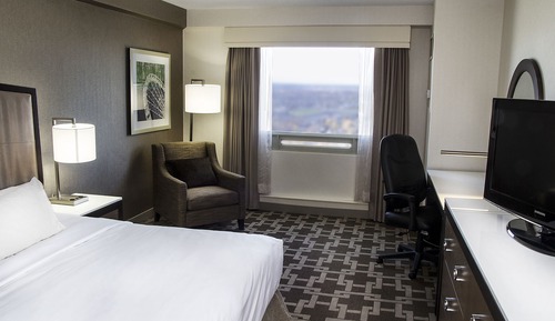 Two Queen Room, Whirlpool Tub with Canadian/US Fallsview