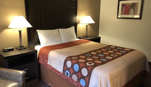 Standard Room, 1 Queen Bed