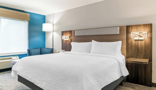 Standard Room, 1 King Bed, Accessible Bathtub, Non Smoking (Communications)