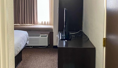 Suite, 1 King Bed, Accessible, Non Smoking