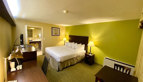 Room, 1 King Bed, Accessible, Non Smoking (Exterior Corridor)