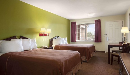 Room, 2 Queen Beds, Smoking