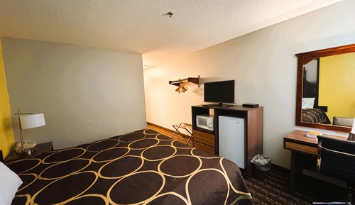 Standard Room, 1 Queen Bed, Accessible