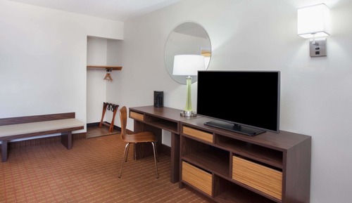 Studio Suite, 1 Queen Bed, Non Smoking