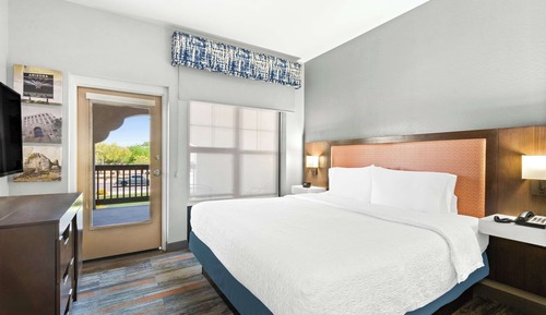 King suite whirlpool with balcony