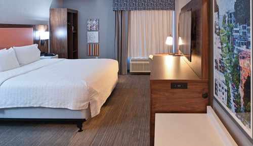 One King Bed, Non-Smoking, Accessible