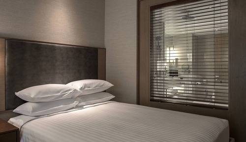 Premier Room, 1 King Bed, Non Smoking, Balcony (Garden)