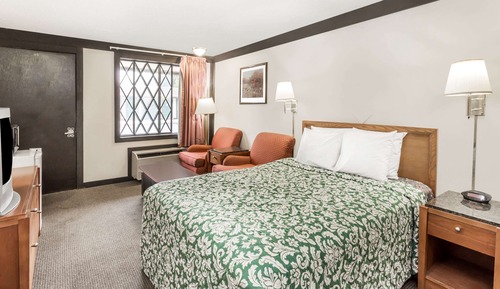 Room, 1 Queen Bed, Kitchenette