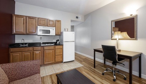 Standard Suite, 1 King Bed, Non Smoking, Kitchenette (Kitchenette)