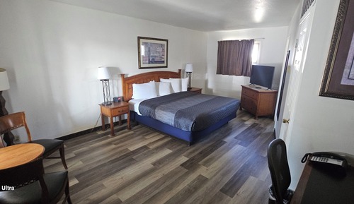 1 King Bed, Non Smoking