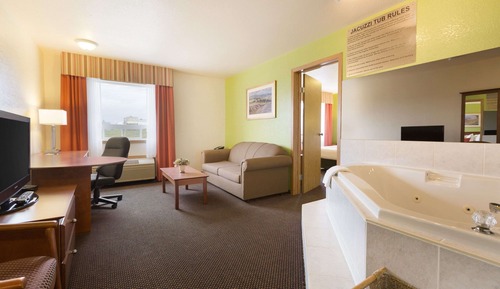 Luxury Suite, 1 King Bed, Non Smoking (One-Bedroom)