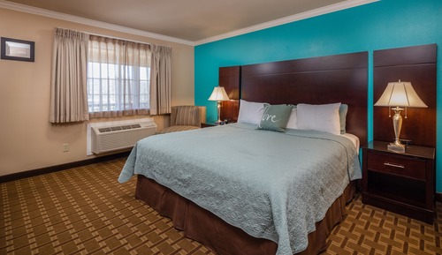 Standard Room, 1 King Bed