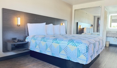 Standard Room, 1 King Bed, Non Smoking