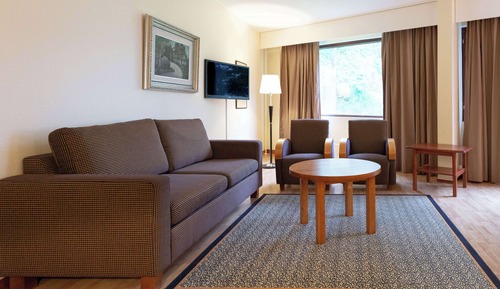 Family Room (Standard | Four)