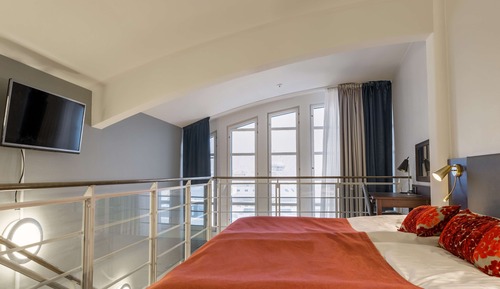 Suite (Master)