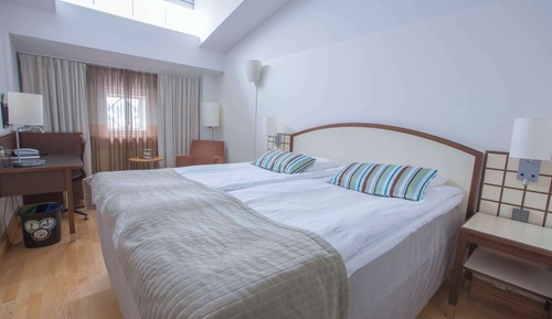 Standard Room, 1 King Bed