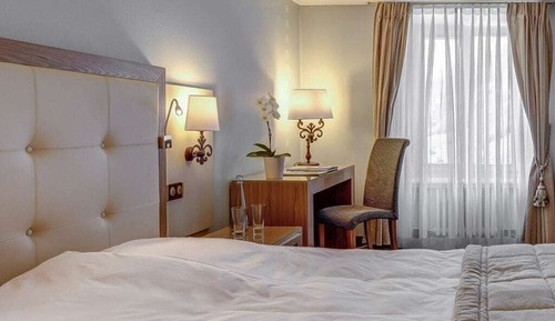 Deluxe Room, Balcony, Mountain View