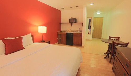 Studio Suite, 1 King Bed, Non Smoking