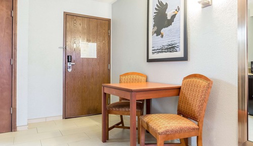 Suite, 1 King Bed, Non Smoking