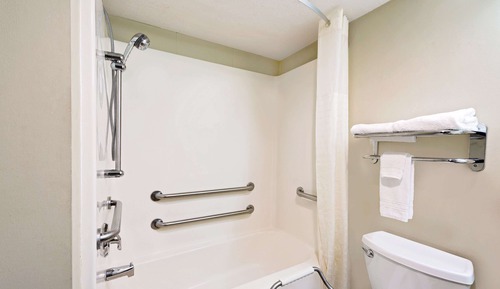 Standard Room, 1 Queen Bed, Accessible