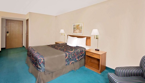 Standard Room, 1 Queen Bed, Non Smoking