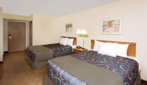 Standard Room, 2 Queen Beds, Smoking