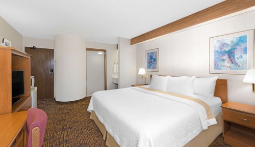 Standard Room, 1 King Bed, Accessible