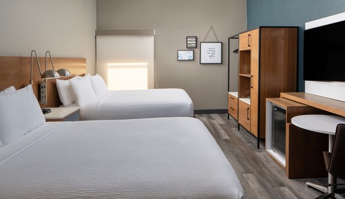 Suite, 2 Queen Beds (Hearing Accessible)