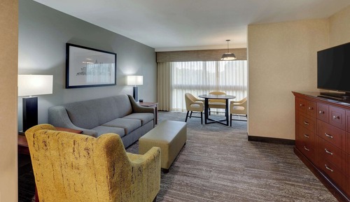 Suite, 1 King Bed, Refrigerator & Microwave (Oversized Room, Upper Floor)