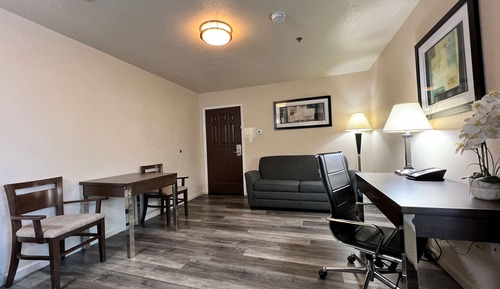 Suite, 1 King Bed, Non Smoking, Refrigerator & Microwave (with Single Sofabed)