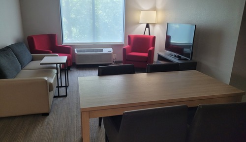 Suite, 1 King Bed, Accessible, Jetted Tub (Roll-in Shower)
