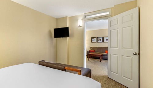 Deluxe Suite, 1 King Bed, Non Smoking