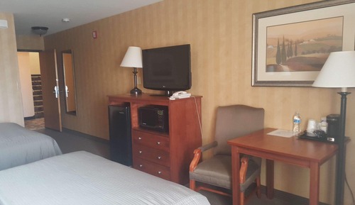 Standard Room, 2 Queen Beds, Accessible, Bathtub