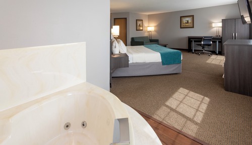 Suite, 1 King 1 Bed Whirlpool