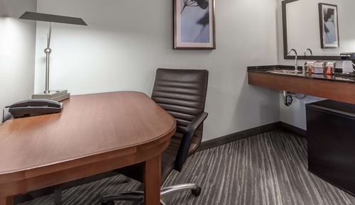 Standard Studio Suite, 1 King Bed with Sofa bed, Accessible, Bathtub