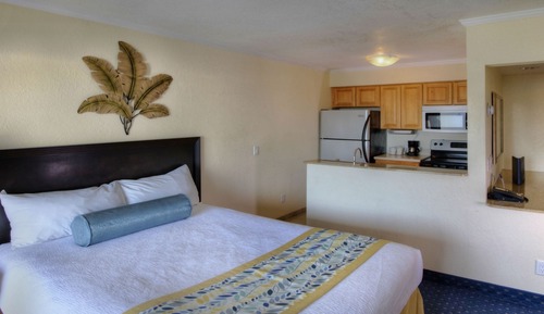 Suite, 2 Queen Beds (Deluxe Studio Suite Bay/Pool View)