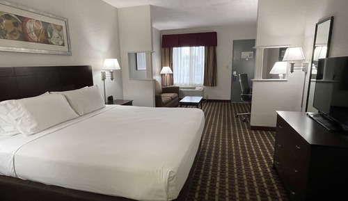 Suite, 1 King Bed, Non Smoking, Refrigerator & Microwave (with Sofabed;Separate Living Room)