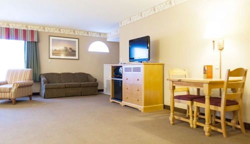 Suite, 1 King Bed with Sofa bed, Non Smoking, Jetted Tub