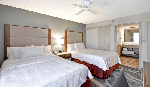 Suite, Accessible, Bathtub (2 Double Beds and Sofabed)