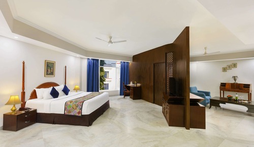 Suite, 1 King Bed