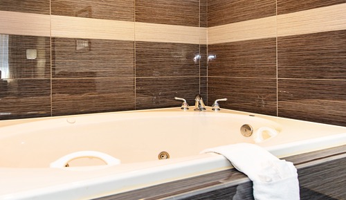 Suite, 1 King Bed with Sofa bed, Non Smoking, Jetted Tub