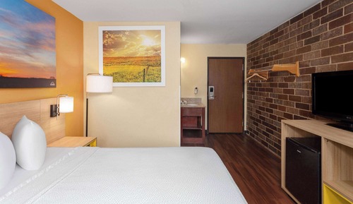 Studio Suite, 1 King Bed, Non Smoking