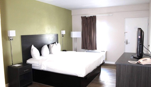 Room, 1 King Bed, Non Smoking